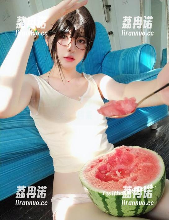眼酱大魔王w 眼酱大魔王w的自拍库:眼眼朋友圈与脸照集