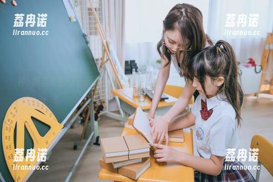 神楽坂真冬的电子相册：在线高清花嫁，感觉自己都快要成亲了！
