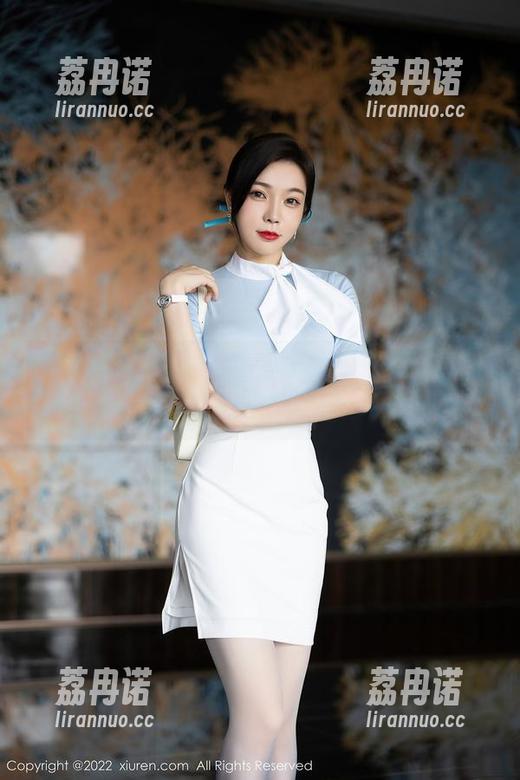 秀人网 - 看MODEL伊若的美图，谁说职业装不能玩小心机？