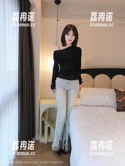 秀人网 - 高清图：当“黑丝”遇上“孟狐狸FoxYini”，火花四溅