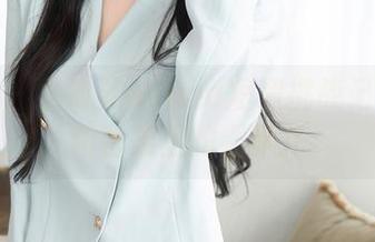 秀人网 - 小泡芙winna短裙挑战记：原图和合集里的趣事儿