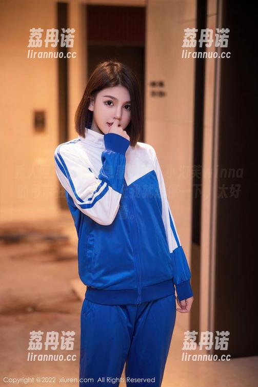 秀人网 - 干嘛要急着翻页？小泡芙winna的吊带在这张图片上我就想停一下，太好看。