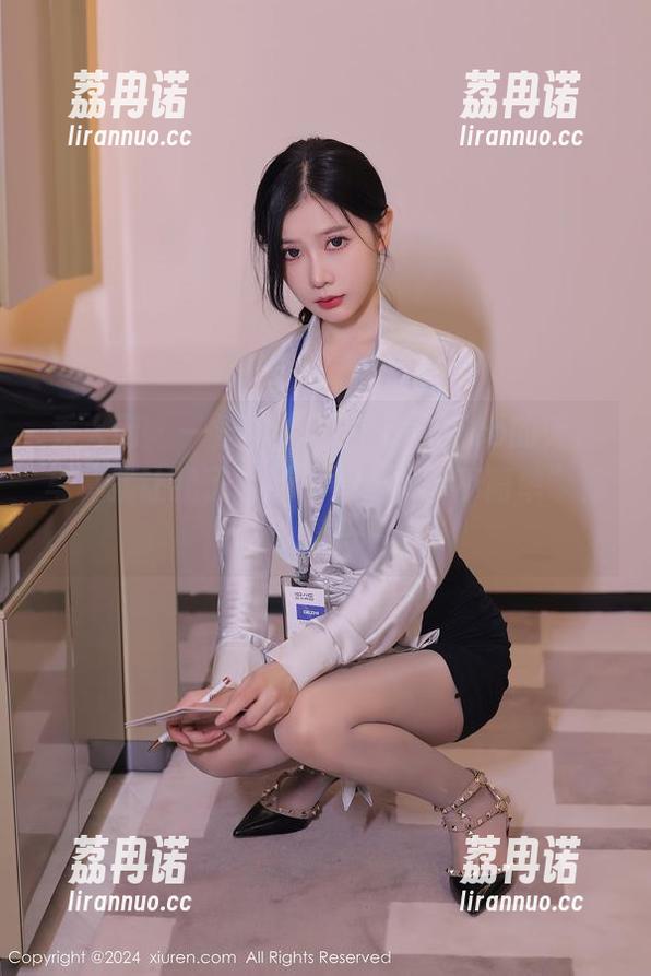 秀人网-杨可可coco 秀人网 - 一觉醒来,杨可可coco的天台写真就让我了解了什么叫做“不简单”资源。