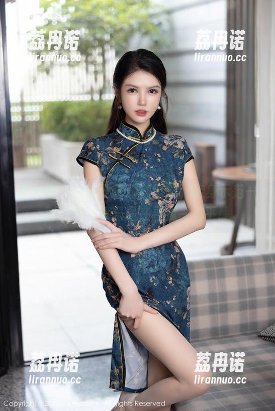 秀人网 - 白沫全套瑜伽图集，亲身示范——对不对，我只是在寻找一片平静。