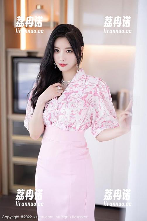 秀人网 - 黑丝与婚纱的爱情上演，筱慧cindy的网盘里藏着啥？