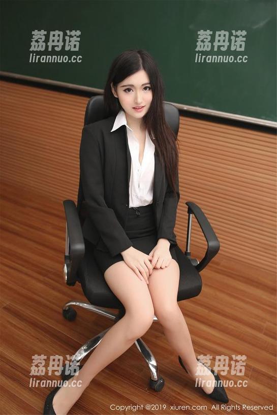 秀人网 - 最新版芭比KIKI静态女友合集，像在逛展览一样