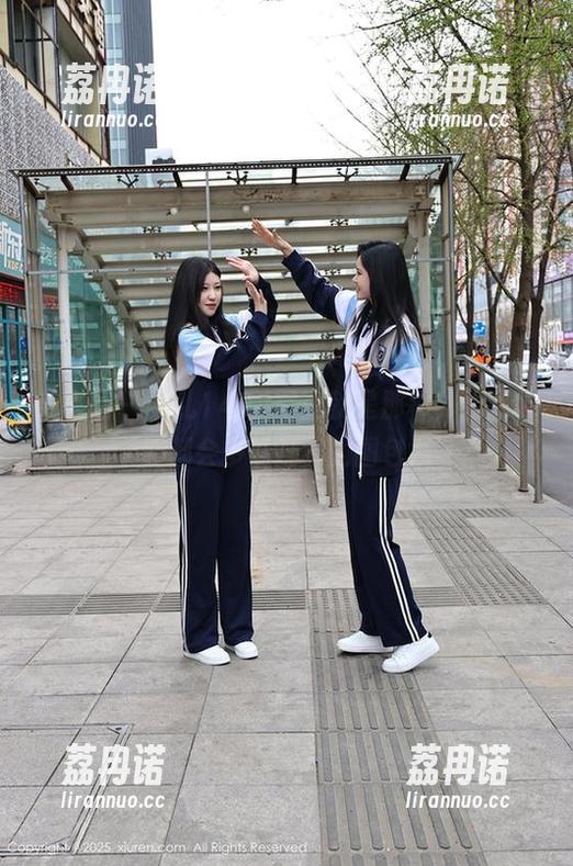 秀人网 - 雨儿1494写真就是那种，看到校服都会多看几眼的图包！