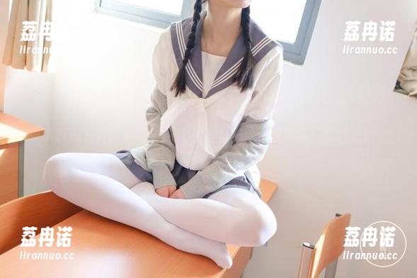 稚乖画册 - 看夜夜玩弄80D白丝合集，不禁唏嘘，也想试试。