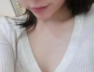 微密圈 - 童小芯的红色作品，放在网盘里像在等待发掘的宝藏，让人好奇心满满。