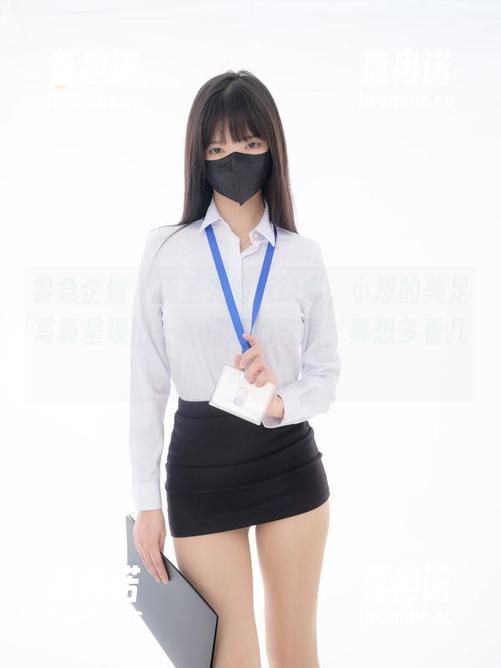 紧急企划 - 无圣光的近距离，小恩的美足写真呈现出一种特别的气质，真想多看几眼。