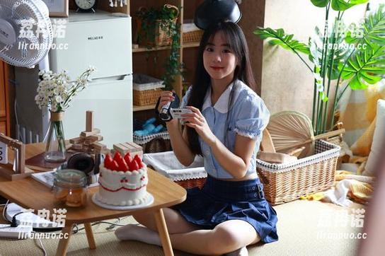 绮梦摄影 - 雨薇在线，高清版“油亮小princess”，你敢不敢靠近？