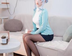 被肉扣热热子的校服限量款图包惊艳到了，这得是多少诚意啊？