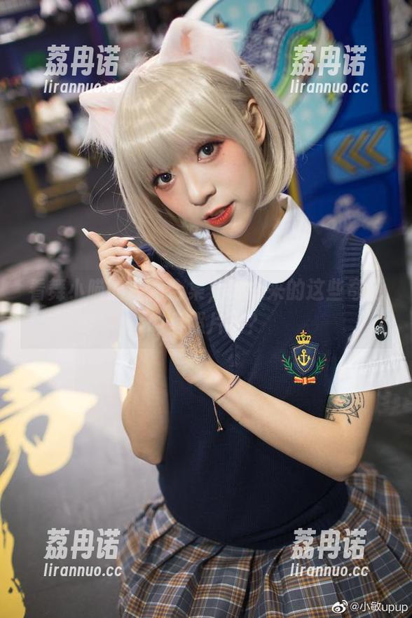 看舞小喵的红裙合集，哪儿来的这些奇葩网盘照片啊？