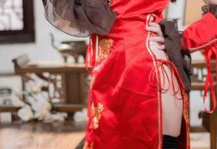 花铃Hana的图包来了:万圣节恶搞时刻,不喝酒的小女仆竟也活泼无比!