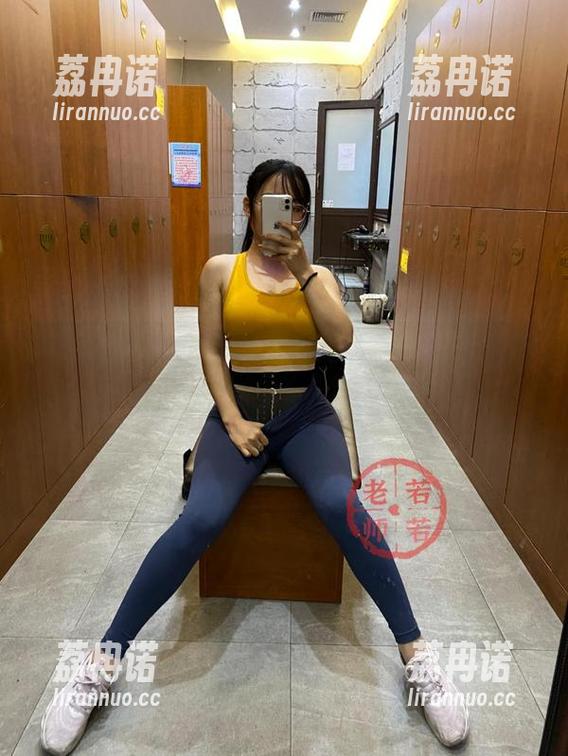 微密圈 - 私房美图上线，若若老师的姐姐在这里疯狂撒娇，看之心碎！