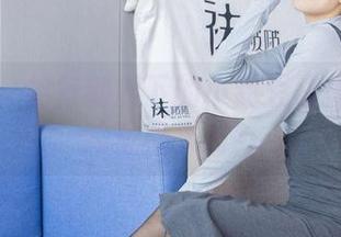 袜啵啵 - 招行制服下的小甜豆碰撞出怎样的写真火花？
