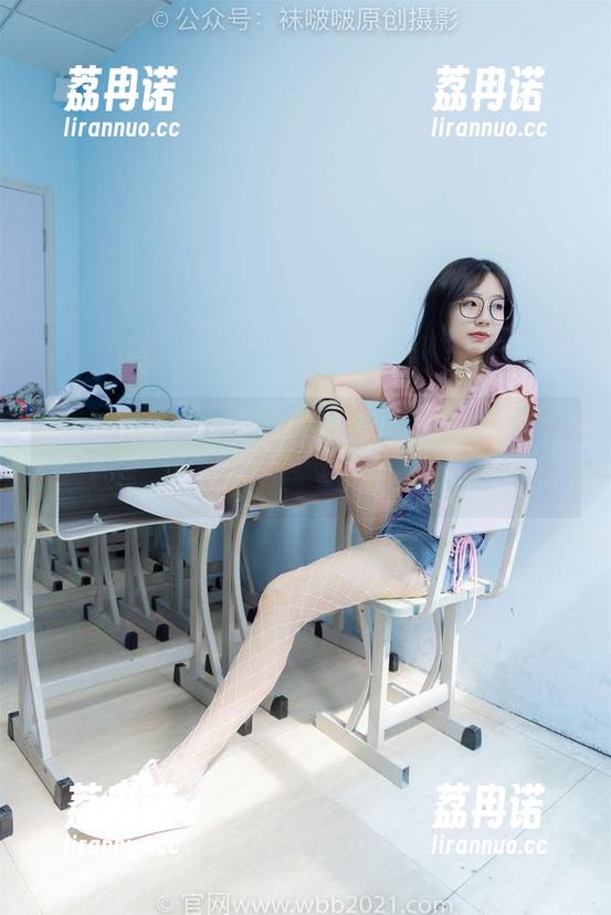 袜啵啵 - 小甜豆vs校服裤，图库里的精选花絮，完全停不下来！