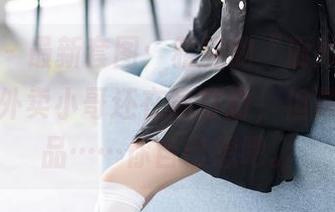 语画界 - 最新套图：雅雯的“厨娘”，她可能比外卖小哥还在意打扮，但做出的菜品……你自己想吧。