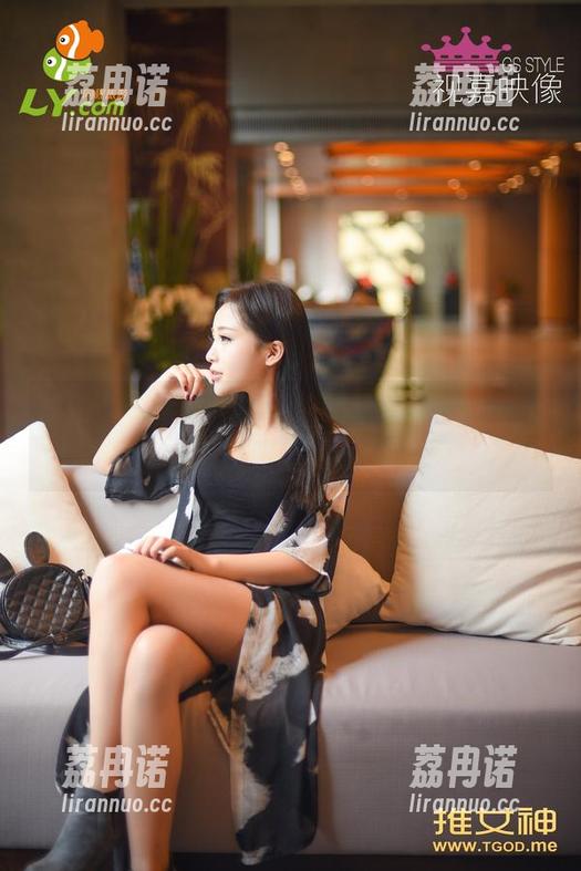 青豆客 - 精选！王语纯的镂空美图，一个吸引眼球的误会