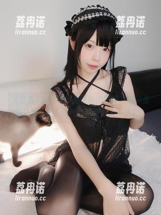 又到香川澪泳装作品更新的时候，这种清新又不失撩人的气息真是让人不淡定！