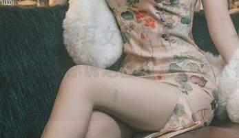 鹿八岁baby猫耳女仆套图精选：一边卖萌一边打扫，你说这画面是不是太有爱了！