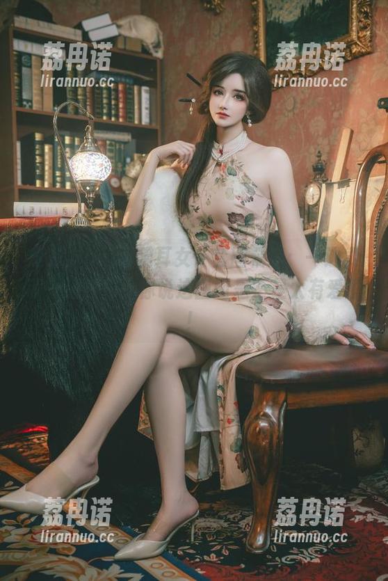 鹿八岁baby猫耳女仆套图精选：一边卖萌一边打扫，你说这画面是不是太有爱了！