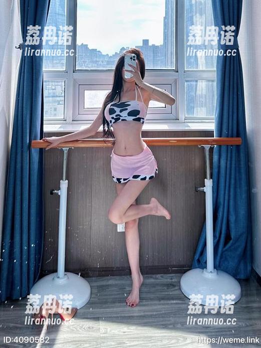 微密圈 - 分享黎允熙的黑粉瑜伽，那姿势，就问谁敢模仿？