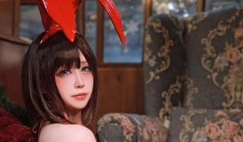 黑白御猫的靡烟旗袍，个中滋味不妨分享给懂的人