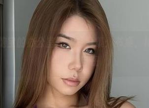 微密圈 - 黑饱宝的办公室高清写真集：书桌、椅子，还有那点儿不自在
